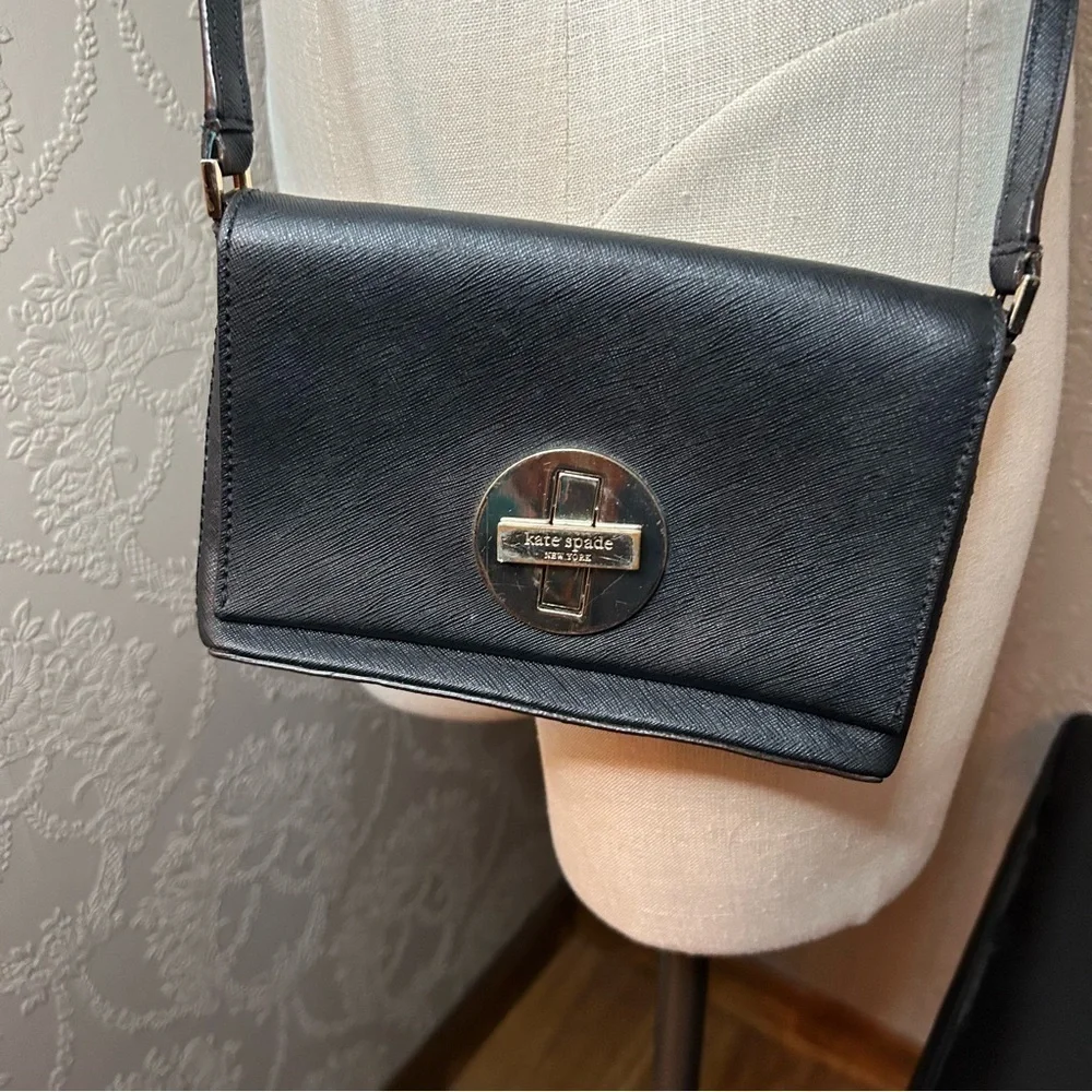 Kate Spade Small Black Newberry Lane Sally Leather Crossbody Brass Hardware Spin